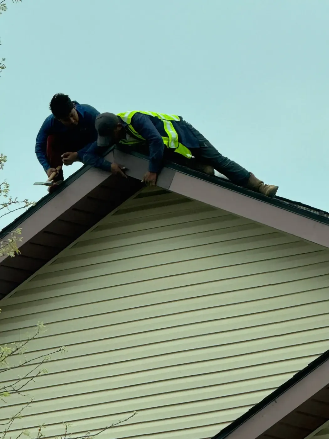 Manufacturer-certified roof installation in North Manchester